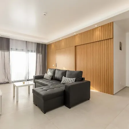 Correeira Luxury Residence T3 G - Albufeira, Pools, Wifi, Bbq, Beach شقة *